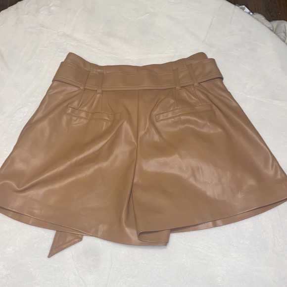 Leather skirt - Picture 2 of 2